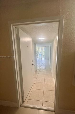 9360 Fontainebleau Blvd 309, Miami, FL 33172