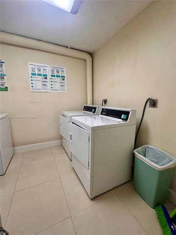 9360 Fontainebleau Blvd 309, Miami, FL 33172