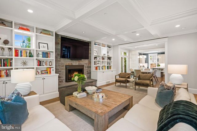 3805 HUNTINGTON ST NW, Washington, DC 20015