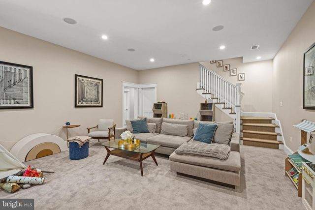 3805 HUNTINGTON ST NW, Washington, DC 20015