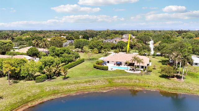 8667 Steeplechase Drive, Palm Beach Gardens, FL 33418