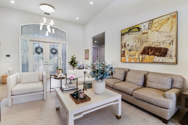 8667 Steeplechase Drive, Palm Beach Gardens, FL 33418