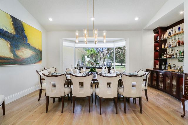 8667 Steeplechase Drive, Palm Beach Gardens, FL 33418