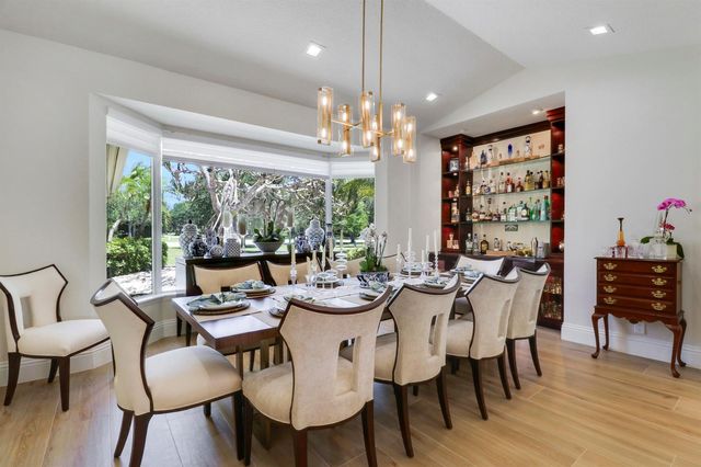 8667 Steeplechase Drive, Palm Beach Gardens, FL 33418