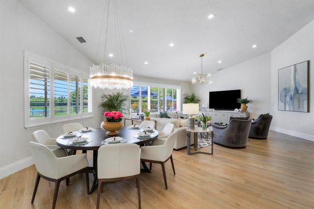 8667 Steeplechase Drive, Palm Beach Gardens, FL 33418