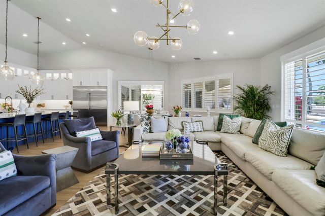 8667 Steeplechase Drive, Palm Beach Gardens, FL 33418