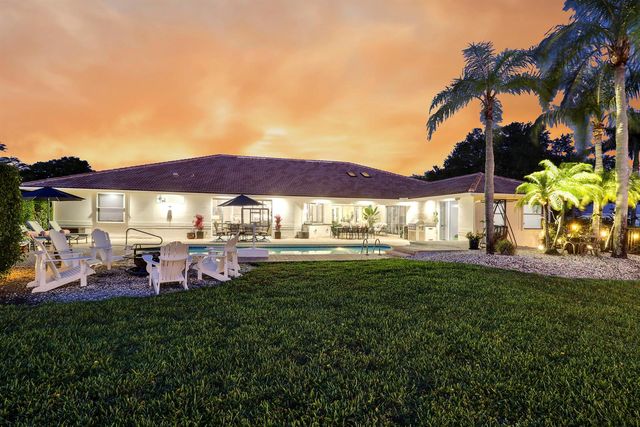 8667 Steeplechase Drive, Palm Beach Gardens, FL 33418