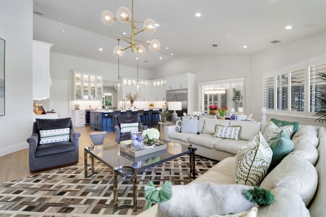 8667 Steeplechase Drive, Palm Beach Gardens, FL 33418