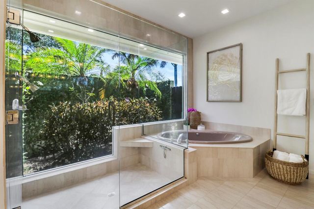 8667 Steeplechase Drive, Palm Beach Gardens, FL 33418