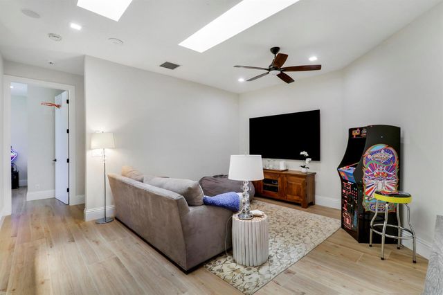 8667 Steeplechase Drive, Palm Beach Gardens, FL 33418