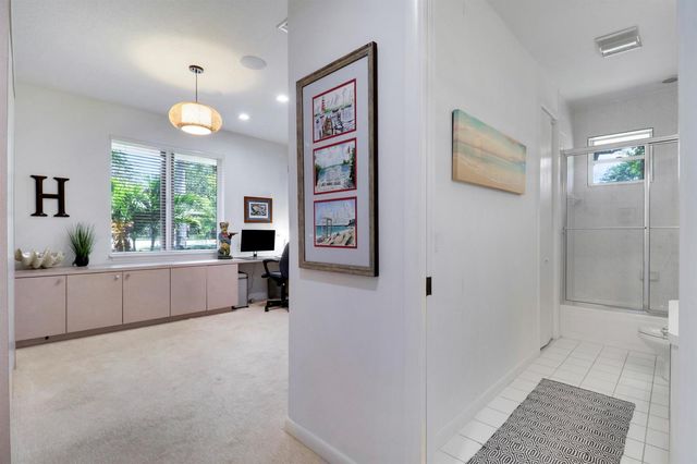 8667 Steeplechase Drive, Palm Beach Gardens, FL 33418