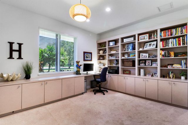 8667 Steeplechase Drive, Palm Beach Gardens, FL 33418
