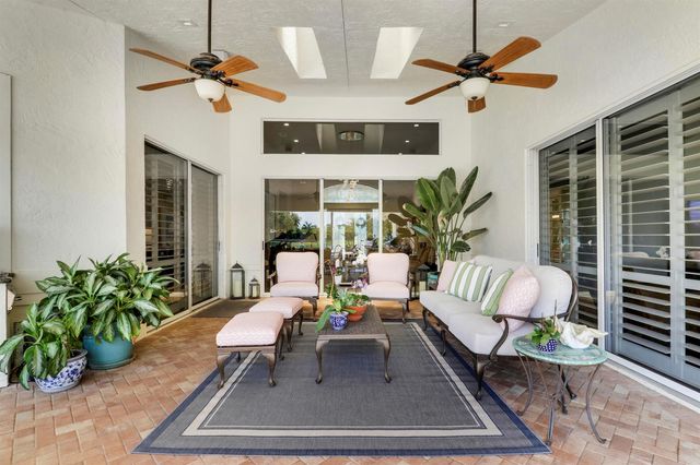 8667 Steeplechase Drive, Palm Beach Gardens, FL 33418