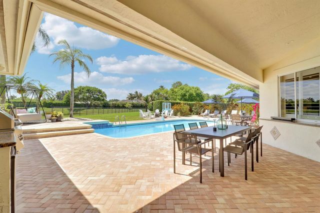 8667 Steeplechase Drive, Palm Beach Gardens, FL 33418
