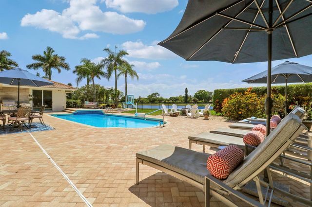 8667 Steeplechase Drive, Palm Beach Gardens, FL 33418