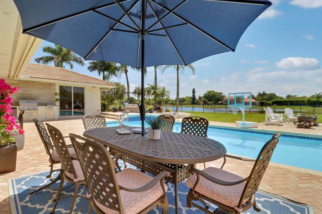 8667 Steeplechase Drive, Palm Beach Gardens, FL 33418