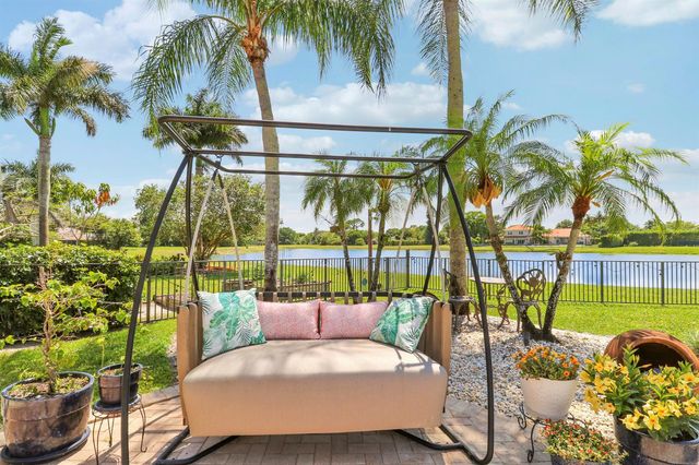 8667 Steeplechase Drive, Palm Beach Gardens, FL 33418