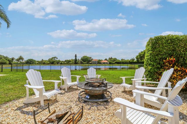 8667 Steeplechase Drive, Palm Beach Gardens, FL 33418