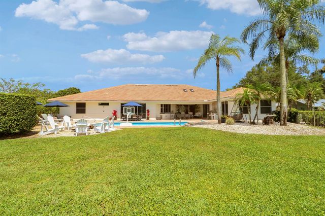 8667 Steeplechase Drive, Palm Beach Gardens, FL 33418