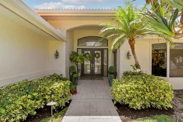 8667 Steeplechase Drive, Palm Beach Gardens, FL 33418