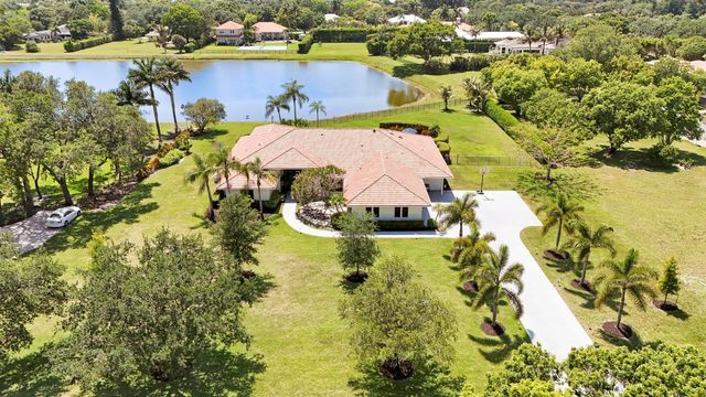 8667 Steeplechase Drive, Palm Beach Gardens, FL 33418
