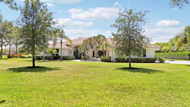 8667 Steeplechase Drive, Palm Beach Gardens, FL 33418