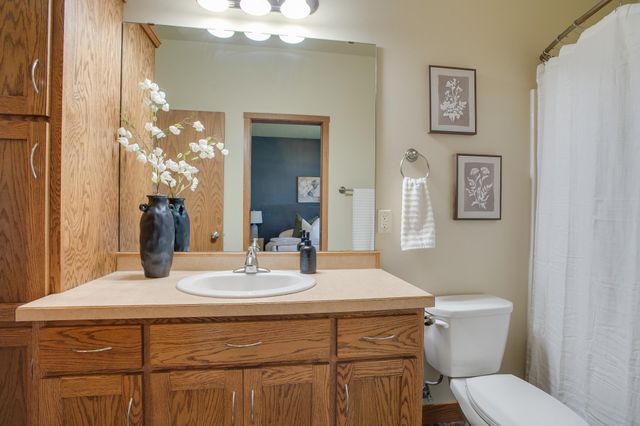 1254 39th Avenue S, Moorhead, MN 56560
