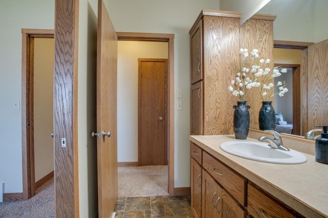 1254 39th Avenue S, Moorhead, MN 56560