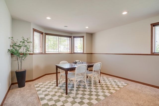 1254 39th Avenue S, Moorhead, MN 56560