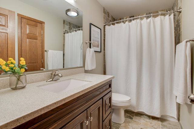 1254 39th Avenue S, Moorhead, MN 56560