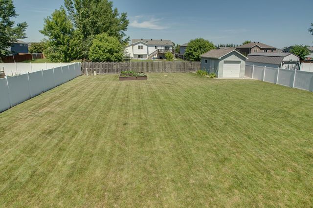 1254 39th Avenue S, Moorhead, MN 56560