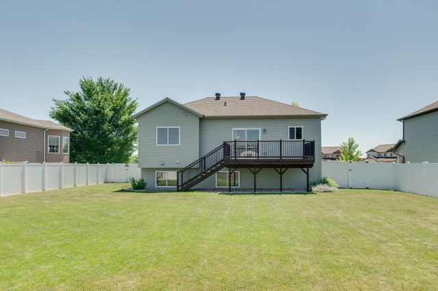 1254 39th Avenue S, Moorhead, MN 56560