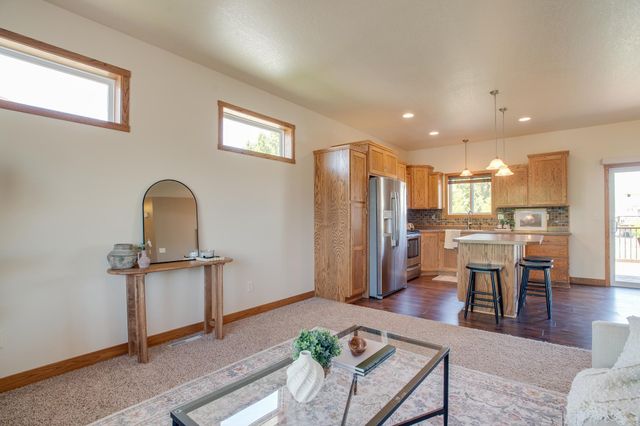 1254 39th Avenue S, Moorhead, MN 56560