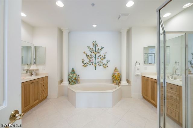 3725 Montreux LN 103, Naples, FL 34114