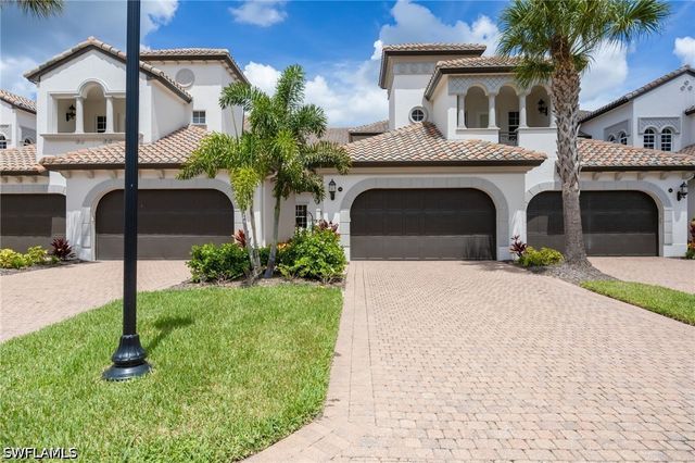 3725 Montreux LN 103, Naples, FL 34114