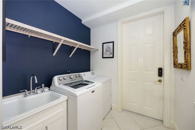 3725 Montreux LN 103, Naples, FL 34114