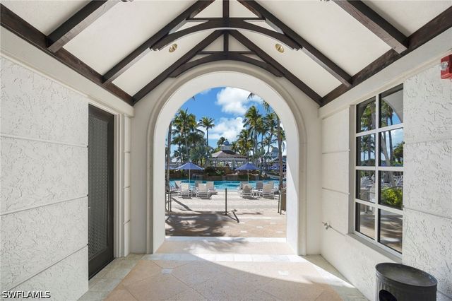 3725 Montreux LN 103, Naples, FL 34114