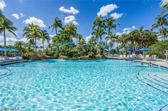 3725 Montreux LN 103, Naples, FL 34114