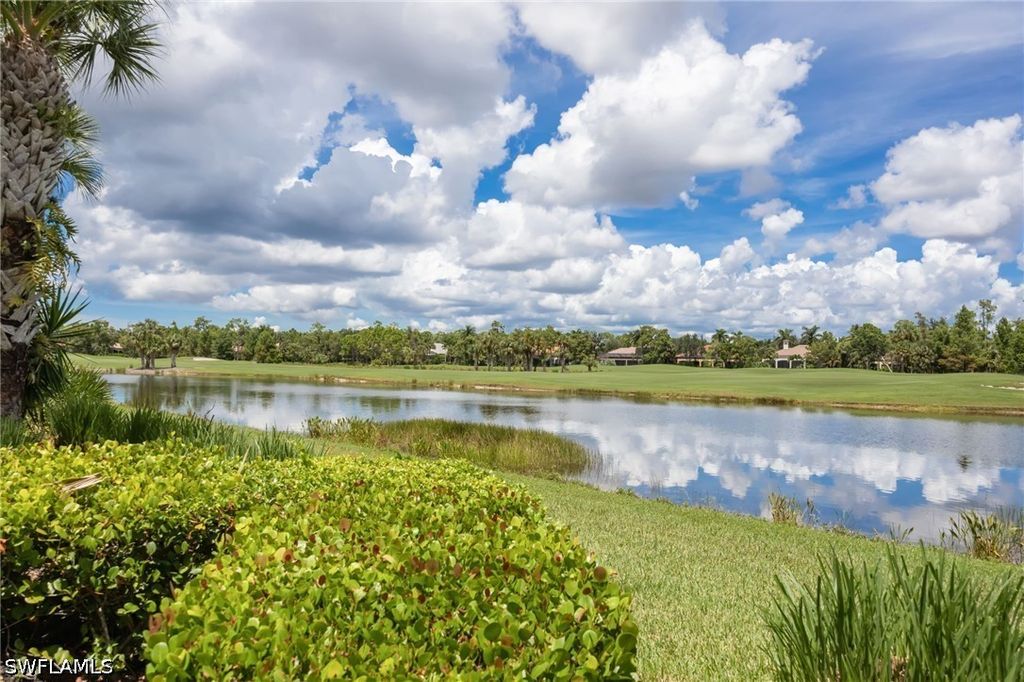 3725 Montreux LN 103, Naples, FL 34114