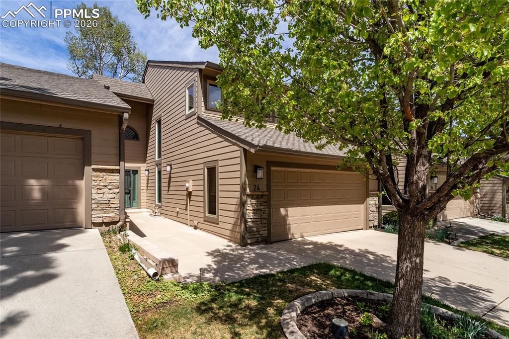 24 Woodbridge Drive, Colorado Springs, CO 80906