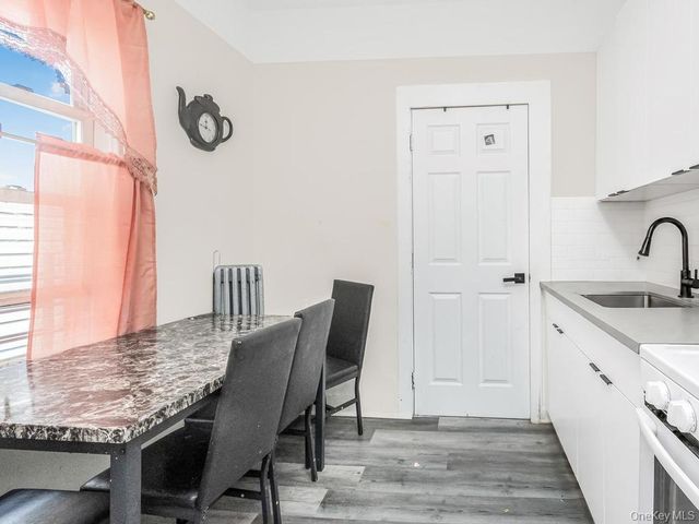 865 E 215th Street, Bronx, NY 10467