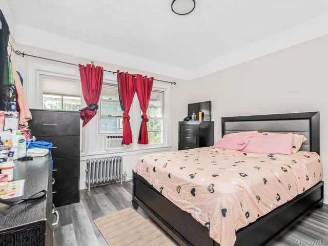 865 E 215th Street, Bronx, NY 10467
