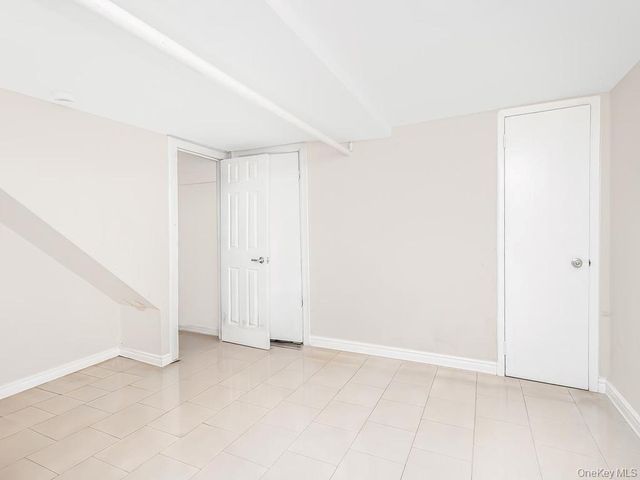 865 E 215th Street, Bronx, NY 10467