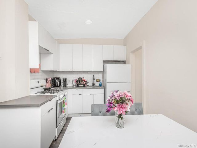 865 E 215th Street, Bronx, NY 10467