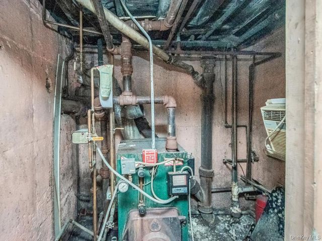 865 E 215th Street, Bronx, NY 10467