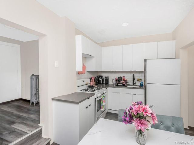 865 E 215th Street, Bronx, NY 10467