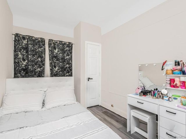 865 E 215th Street, Bronx, NY 10467