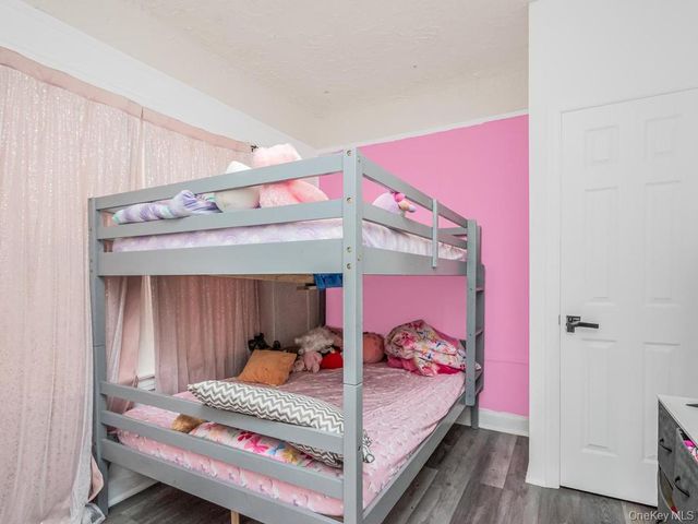 865 E 215th Street, Bronx, NY 10467