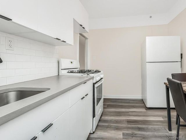 865 E 215th Street, Bronx, NY 10467