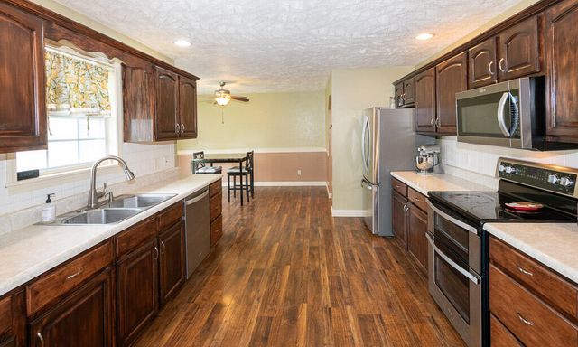 1987 W Arlington Street, Springfield, MO 65810